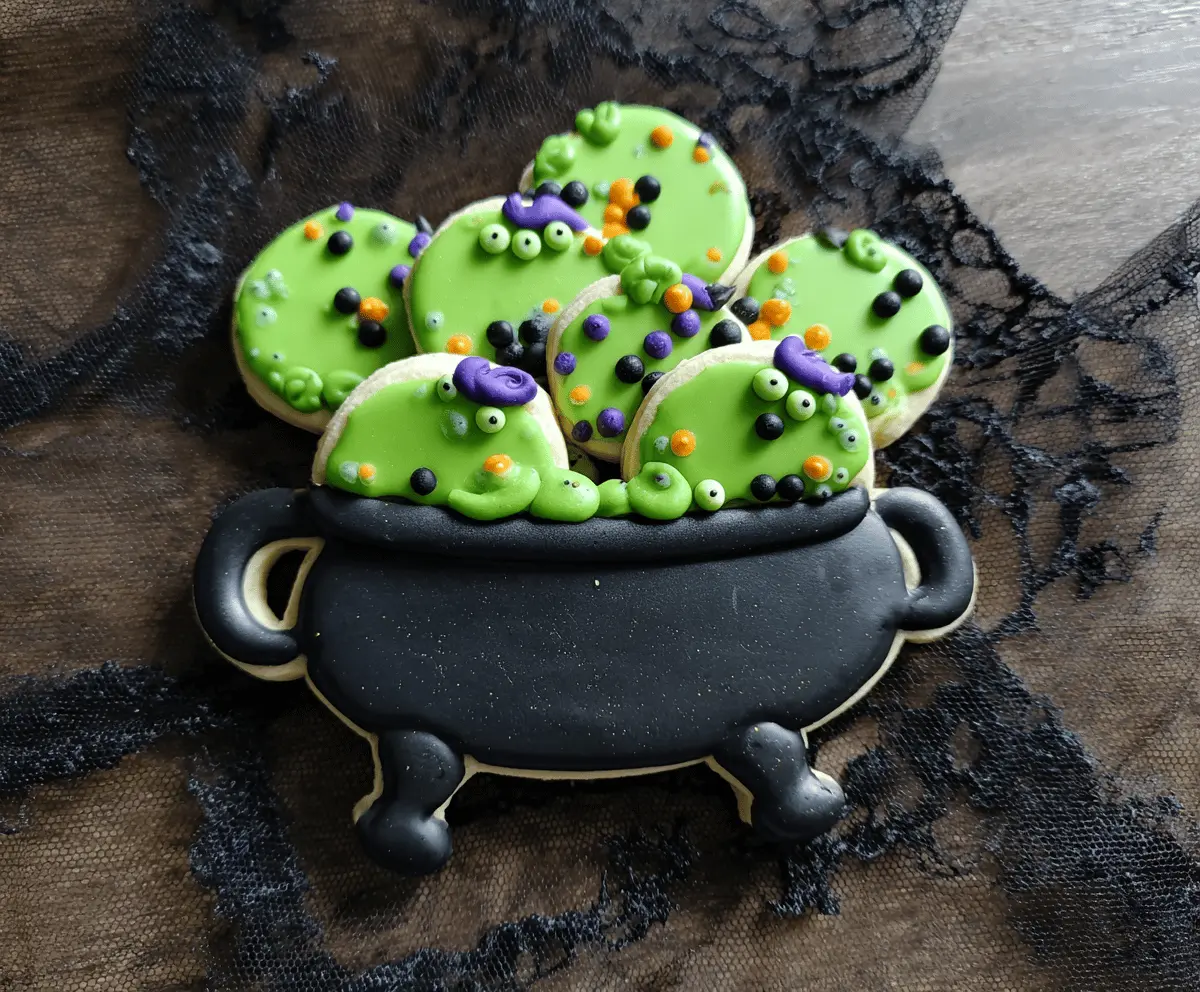 Delicious Cauldron Cookies Recipe: Easy Halloween Treats